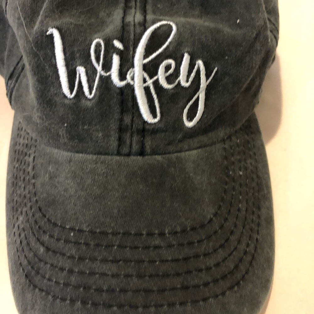 Wifey hat